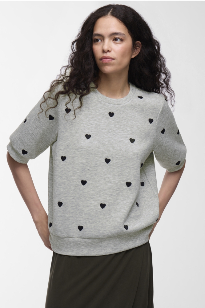 VISIF S/S EMBR HEART SWEAT / T 14113196 LIGHT GREY MELANGE/BLACK HEART EMBROIDER